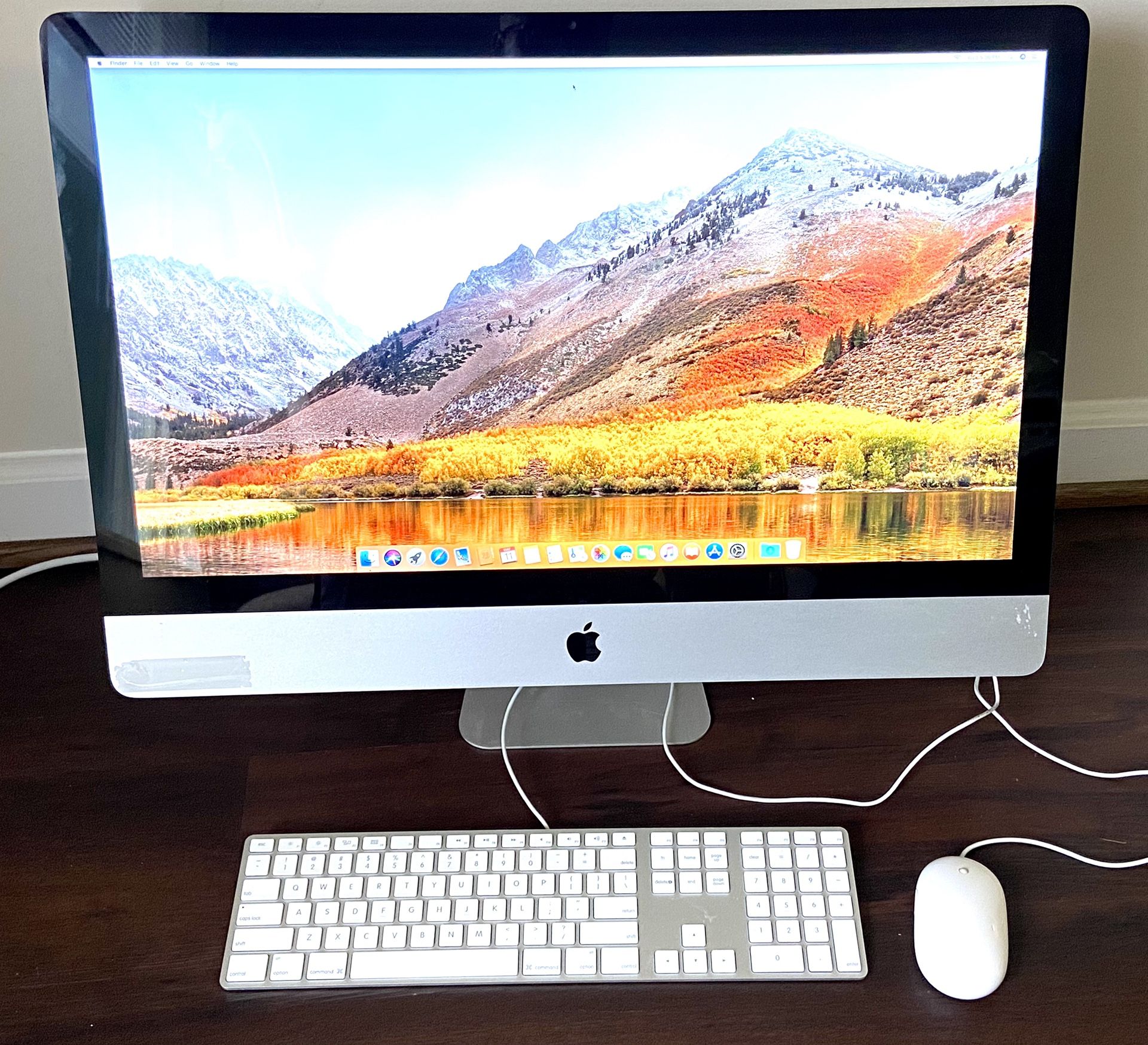 Apple iMac model A 1312, 27” Core i5, 500 GB SSD, with Original Keyboard, Maus And Power Cable