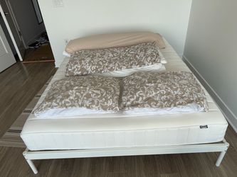 Queen size bed + mattress + bedding