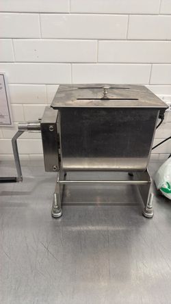Hakka Deluxe Meat Mix-liter/40-pound capacity