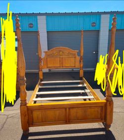 Queen size bed frame Mesa
 Main & Gilbert Rd $200