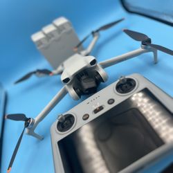 DJI Mini 3 Pro (Fly More Combo) + 128GB SD Card