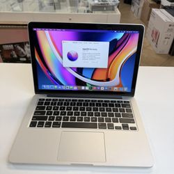 MacBook Pro 13inch 8Gb Ram / 128ssd with Final Cut Pro & Logic Pro X