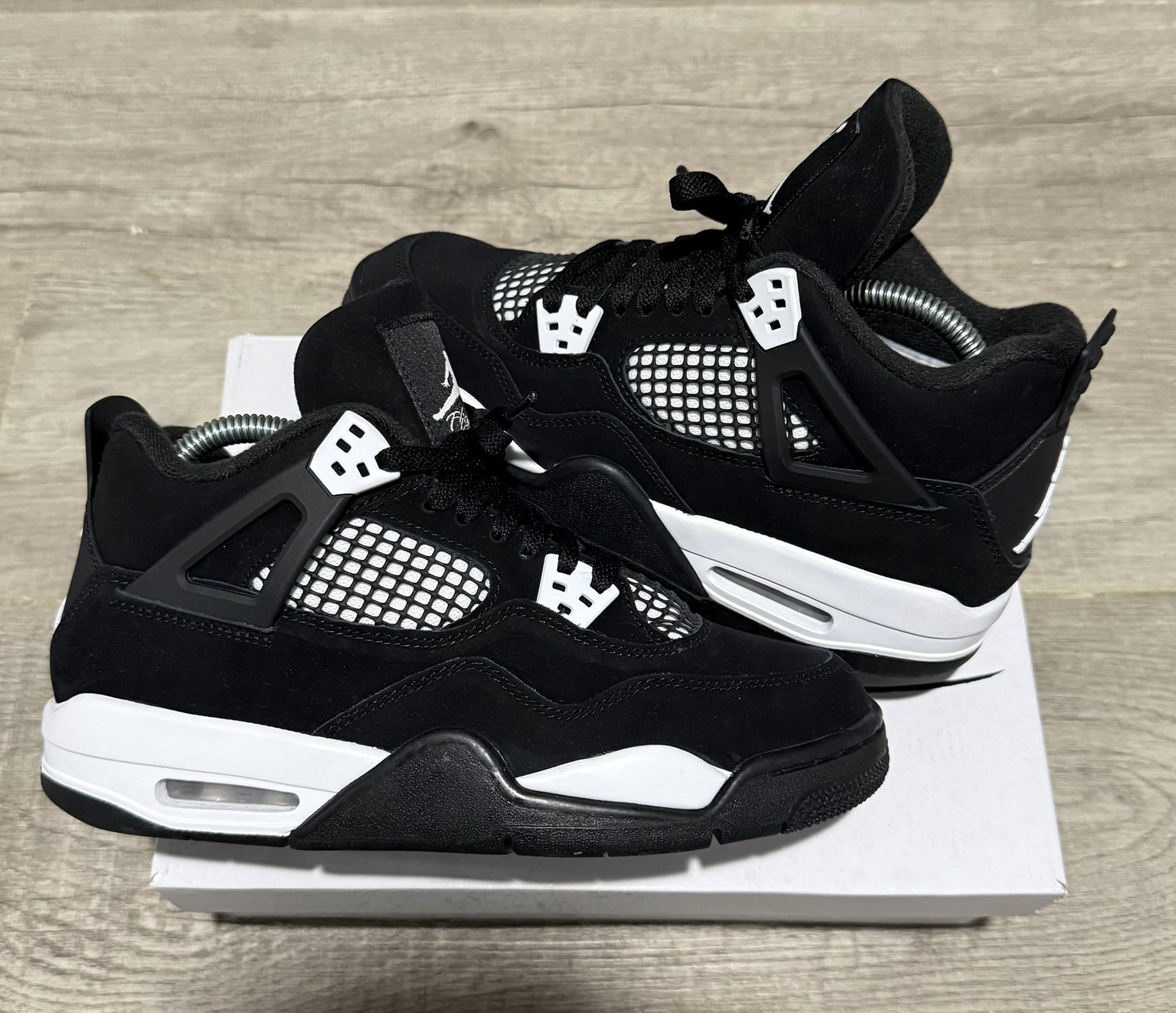 Size 7Y - Nike Air Jordan 4 Retro GS White Thunder Men's Shoes