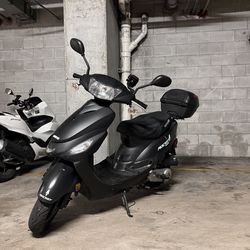 Scooter 50cc negra