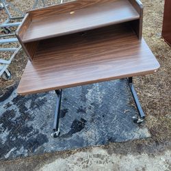 Desk With Wheels