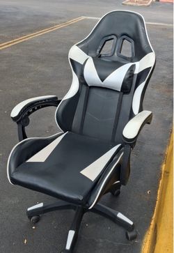 Swivel Faux Leather Gaming Chair