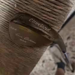 BRZ 55° wedge with a classic copper-colored head. See Detailed Description 