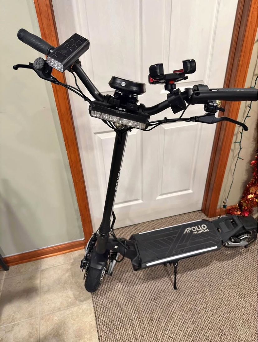 2024-Apollo-Phantom-Electric-Scooter