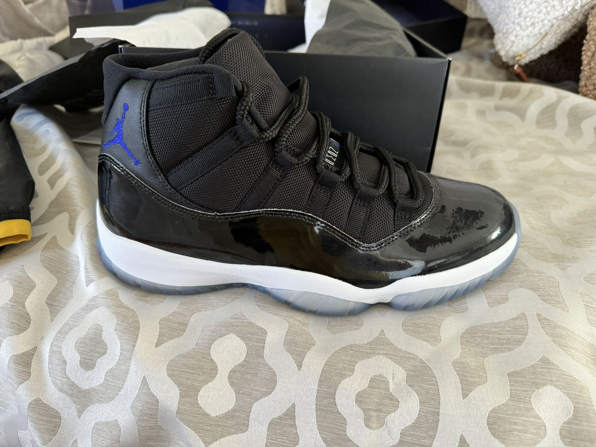 Jordan Retro 11 Space Jam 