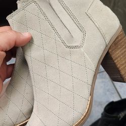 Toms