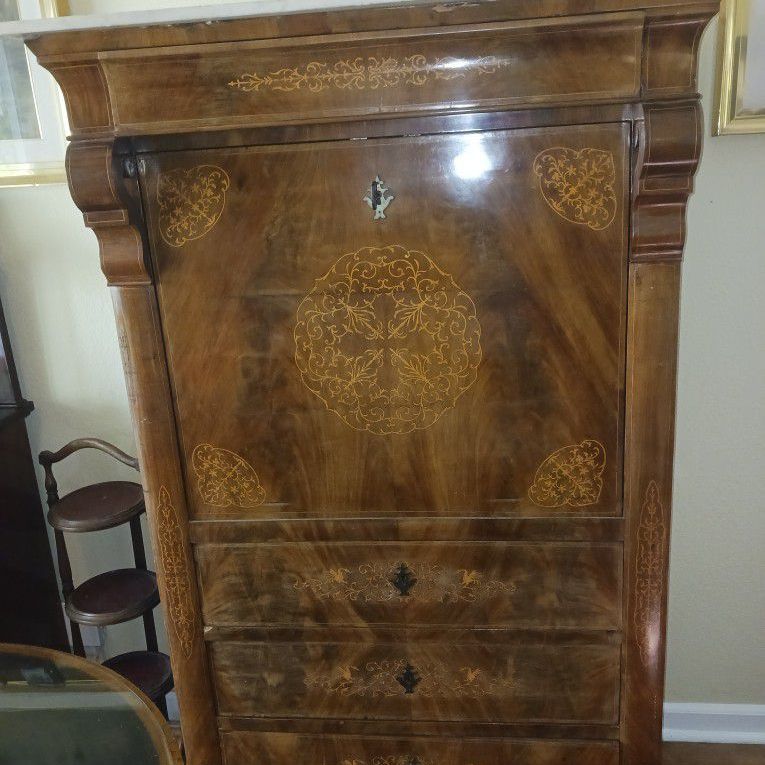 Italian 19th Century Furniture