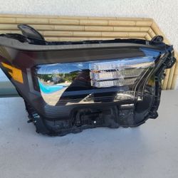 2024 - 2025 TOYOTA TACOMA RIGHT HEADLIGHT PASSENGER SIDE LED GENUINE USED OEM.  DD5