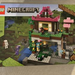Minecraft Lego Set. Number 21183. Never Opened 