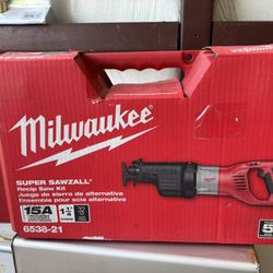Milwaukee Super Sawzall 6538-21