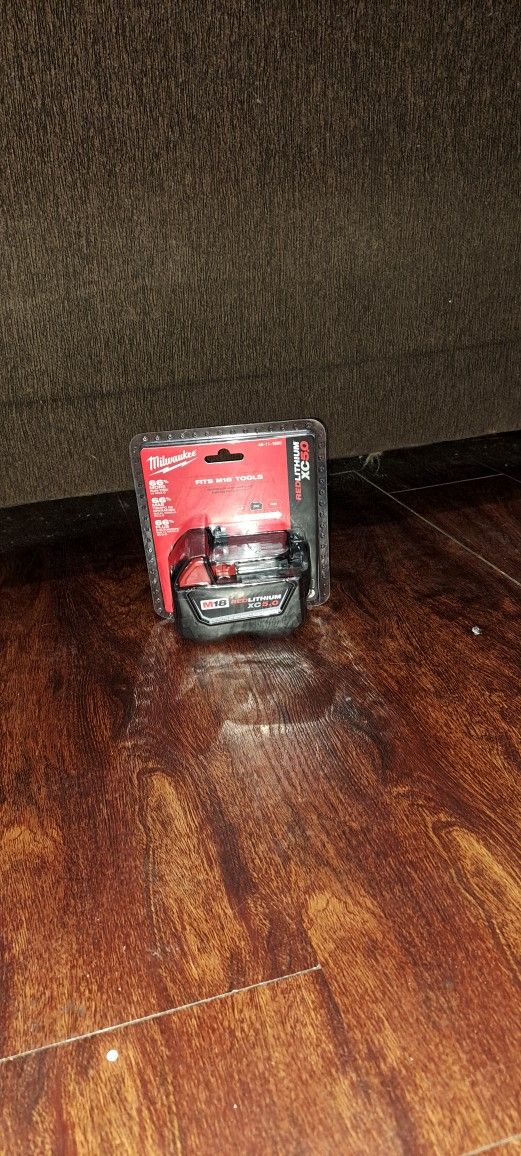 MILWAUKEE M18 VTS BATTER 5.0