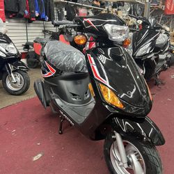 New Razor 150cc Gas Scooter 