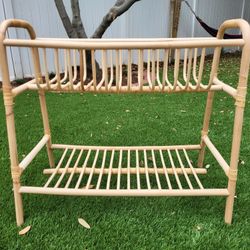 Wicker plant Stand