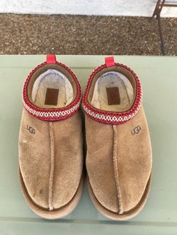 Girls Ugg slide