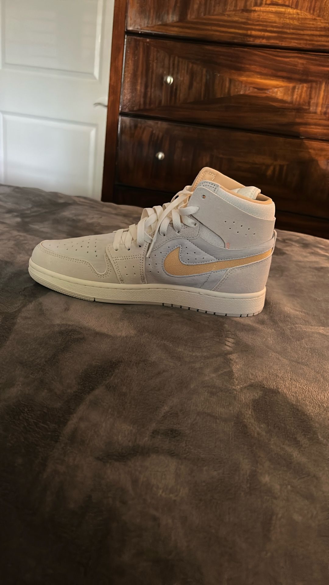 Jordan 1s WITH BOX
