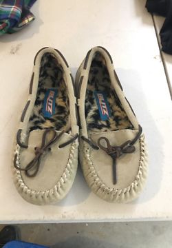 Size 6 moccasins