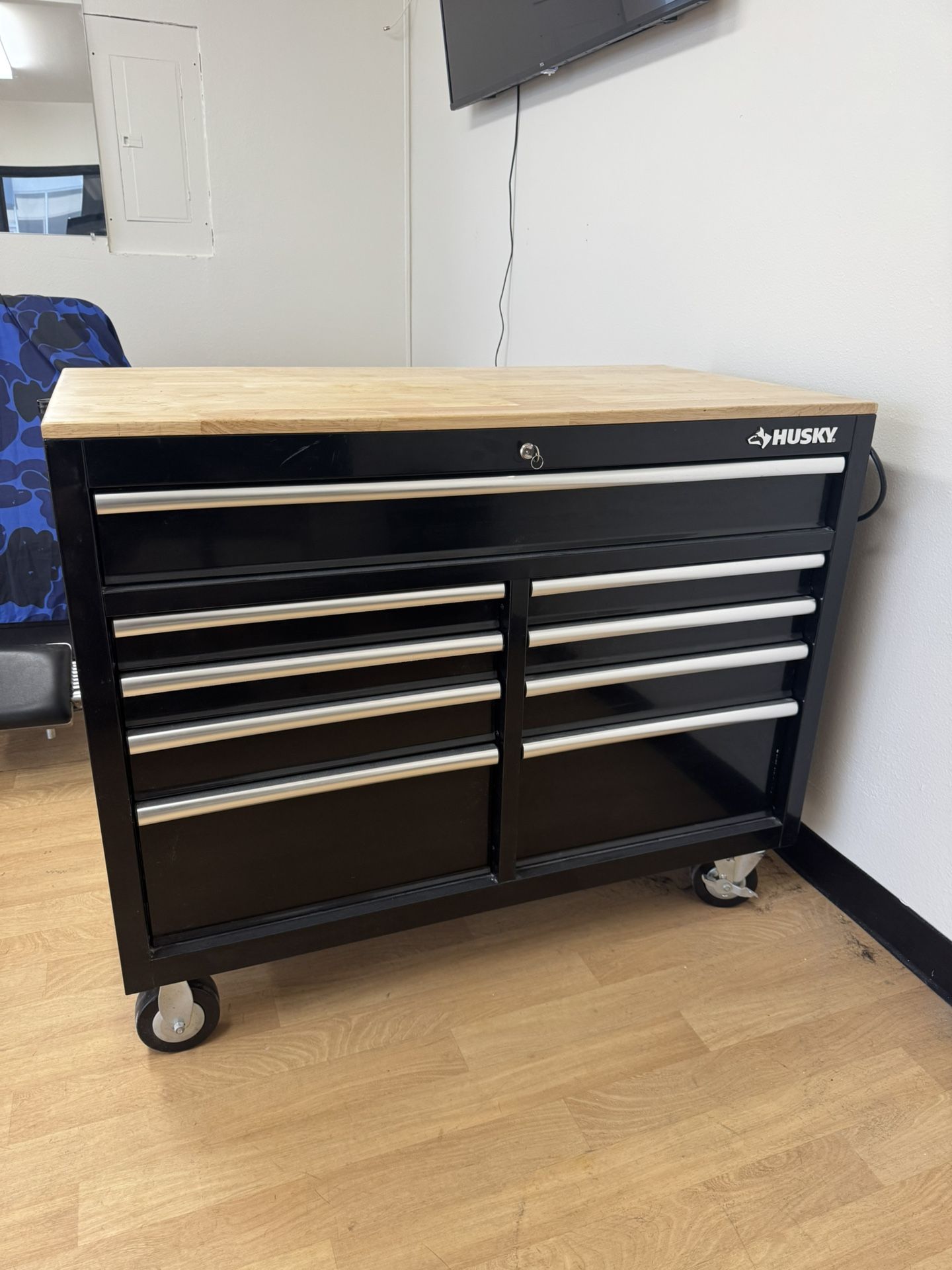Husky Tool Box 46 x 24.5