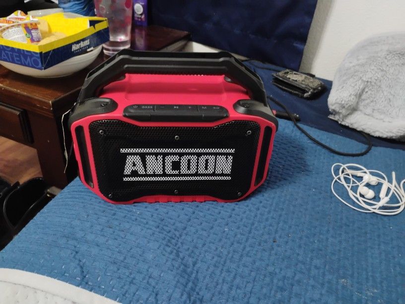 29 DOLLARS SPEAKER!!!!AMZN 90$