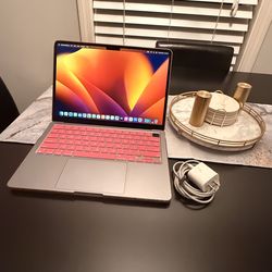 MacBook Air (M2, 2022) 13” GRAY,8C CPU,8C GPU 8GB RAM 256GB SSD