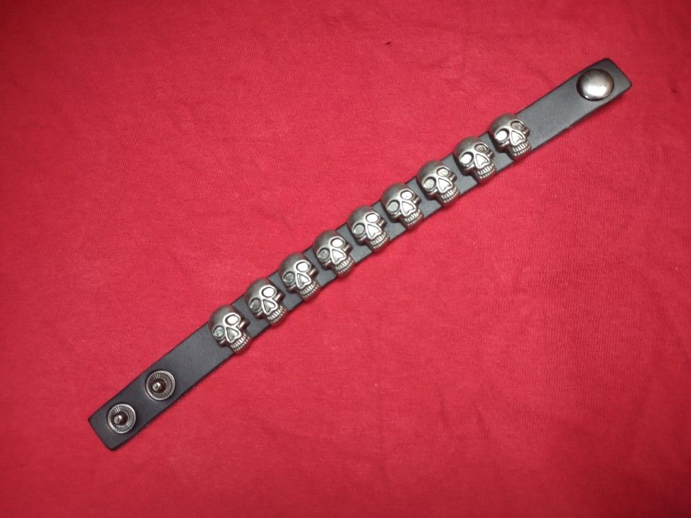 Metal Skulls Leather Bracelet