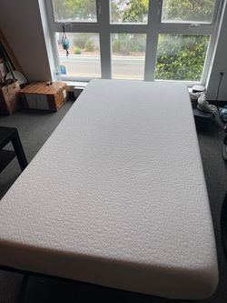 6" Zinus Twin Mattress with Bed Frame