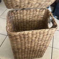 Basket with lid