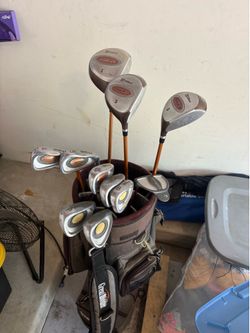 Woman’s RH Wilson Golf Club Set + Bag