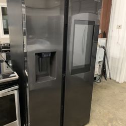 REFRIGERATOR 