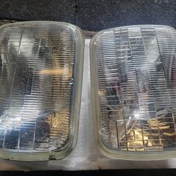 5 1/2 By 8 Inch Sylvania H6054 Headlights