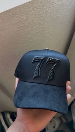 77 barbas hat