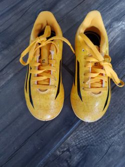 Toddler Adidas indoor soccer shoes size 11