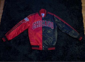 Starter Chicago Bulls Two-Tone Satin Jacket