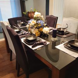 Dining Room Table And Chairs 