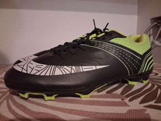 Soccer cleats us size 9.5