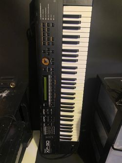 Roland XP-30 Synthesizer