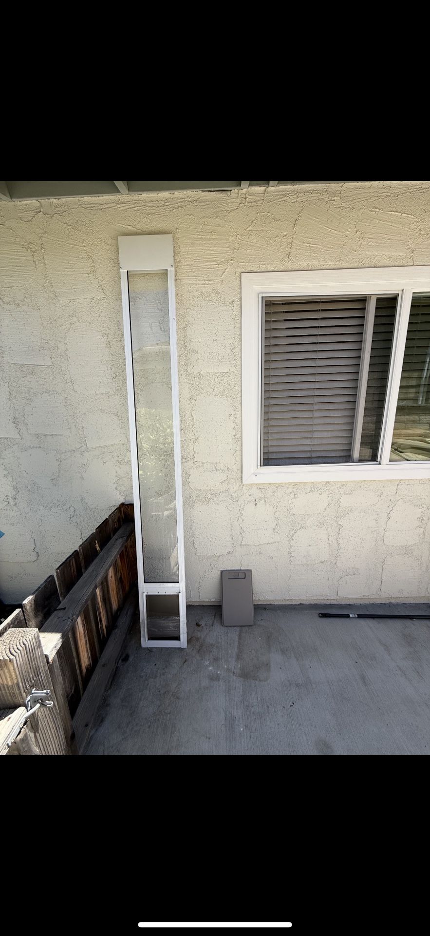 PetSafe Freedom Patio Panel Pet Door – Sliding Glass Door Insert, White, with Lock & Hardware