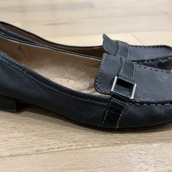 Naturalizer Black Genuine Leather Flats, Ionia style, Women’s Size 9.5  For sale is a pair of Naturalizer Black Genuine Leather Flats, Ionia style, in