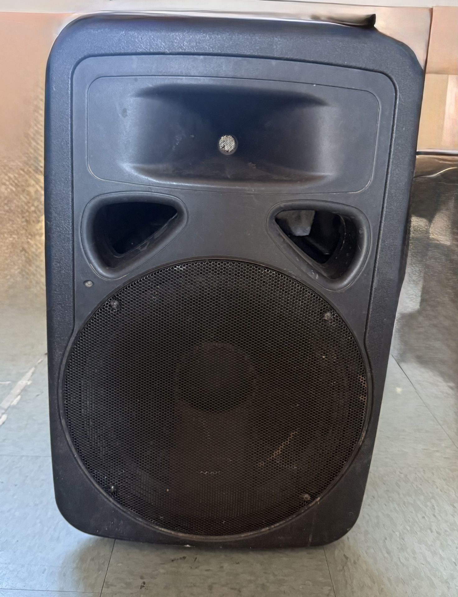 Powered PA Speaker – 230V/115V Switchable – 180 W Output / 400 W Max – Active Loudspeaker