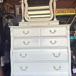 Vanity Dresser