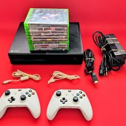 Microsoft Xbox One with 2 controllers 10 games power supply HDMI cord 
