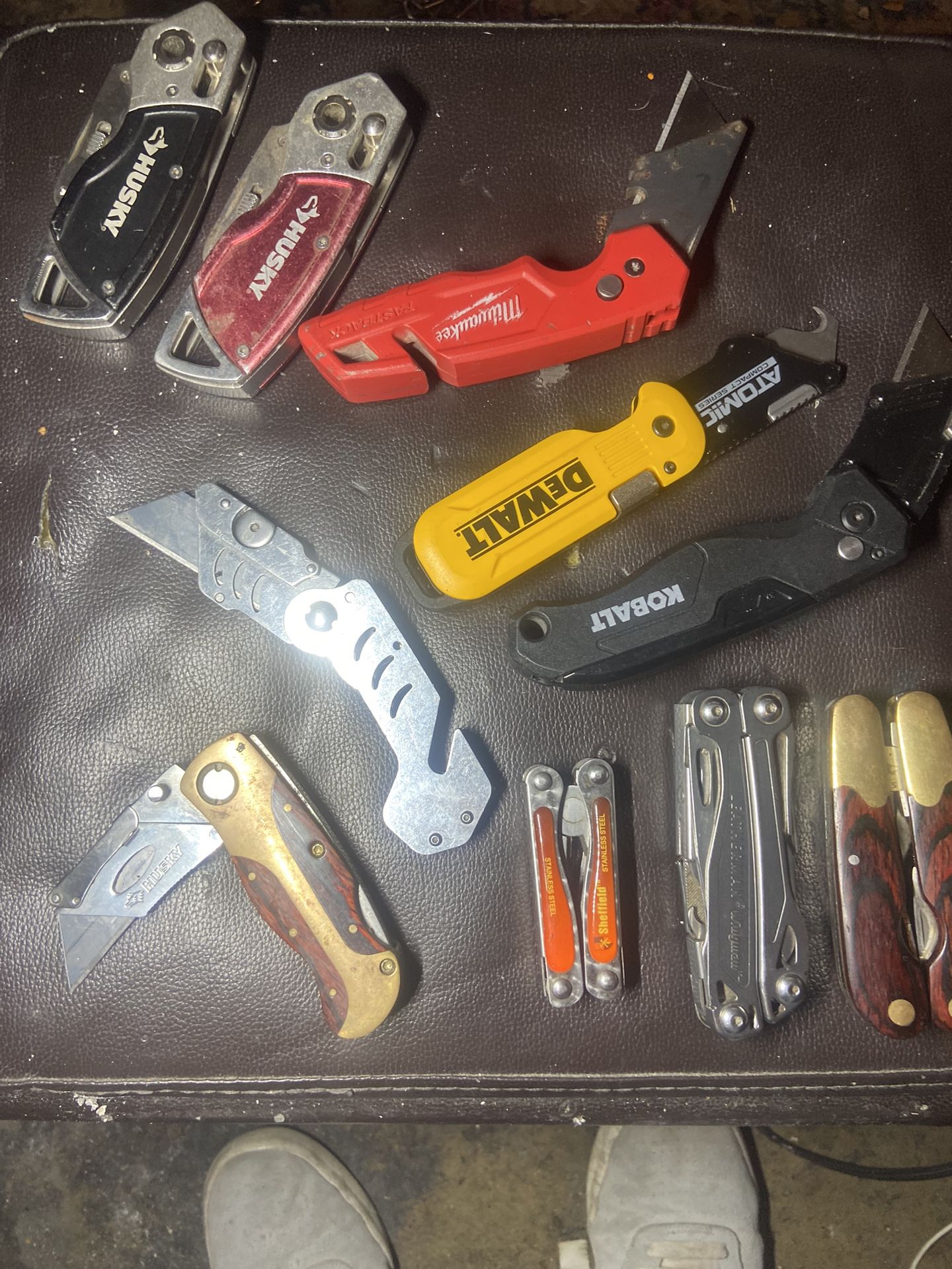 Leather man Wingman And Bunch Of Box Cutters