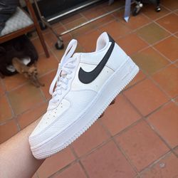 Nike Air Force 1 size 8.5