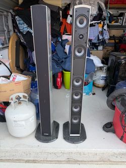 Polkaudio vm30 floor standing speakers