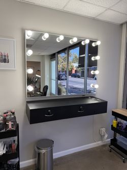 Salon Vanity Station 4x