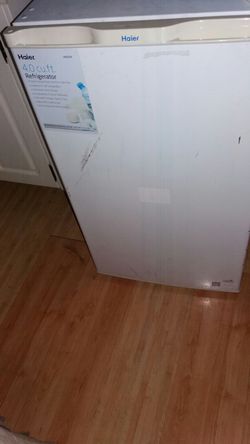 Haier Mini fridge 4.0 ft