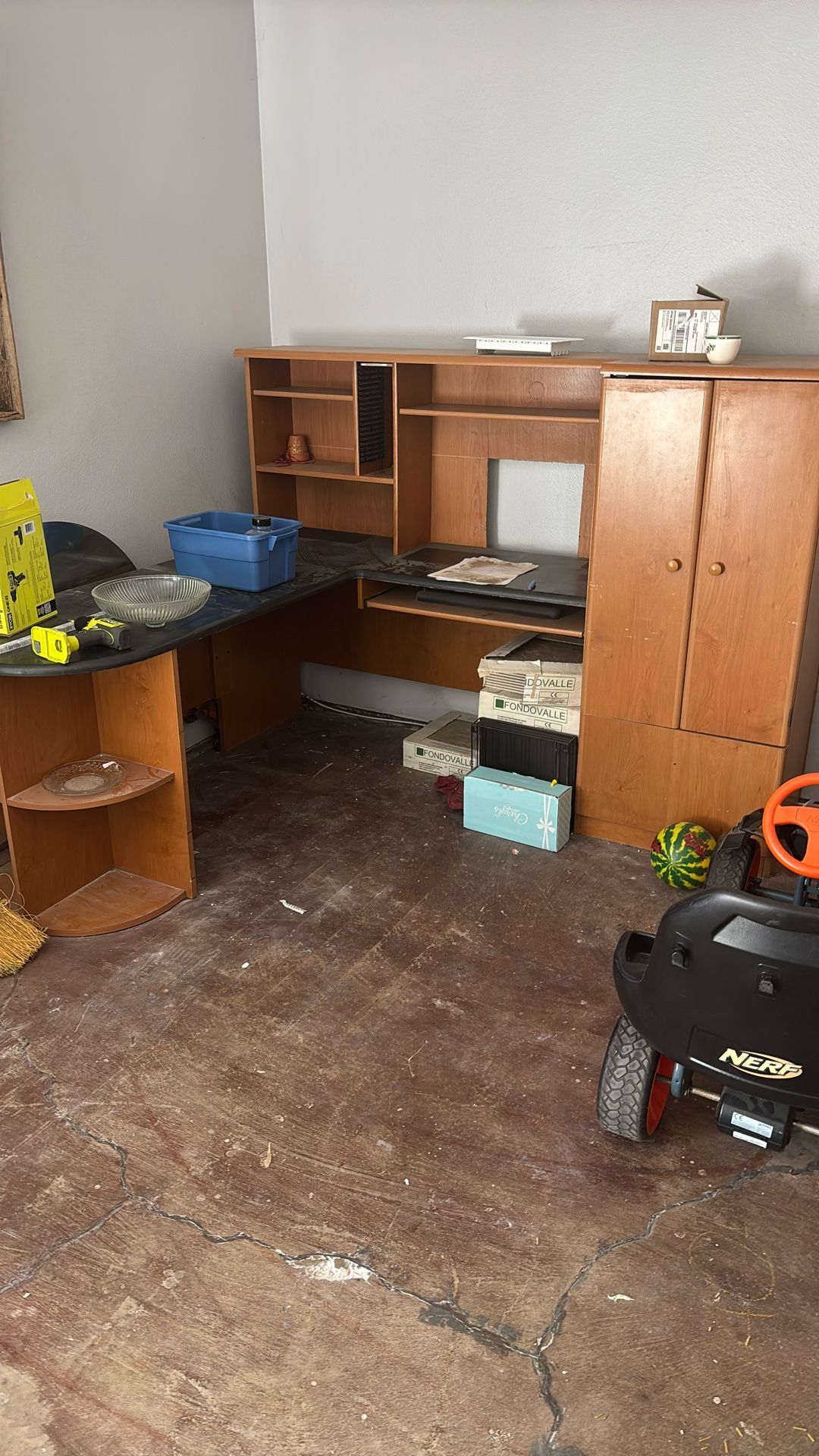 Computer desk
